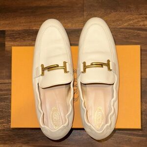 TOD’s Cuoio Leg.79A Mocassino Doppio Ivory/Gold Flat Loafer in Size 40
